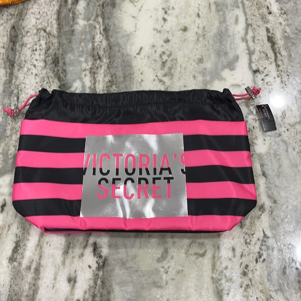 Victoria’s Secret black and pink adjustable bag